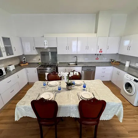 Traditional T2 Hiking Apartment Santana (Madeira)